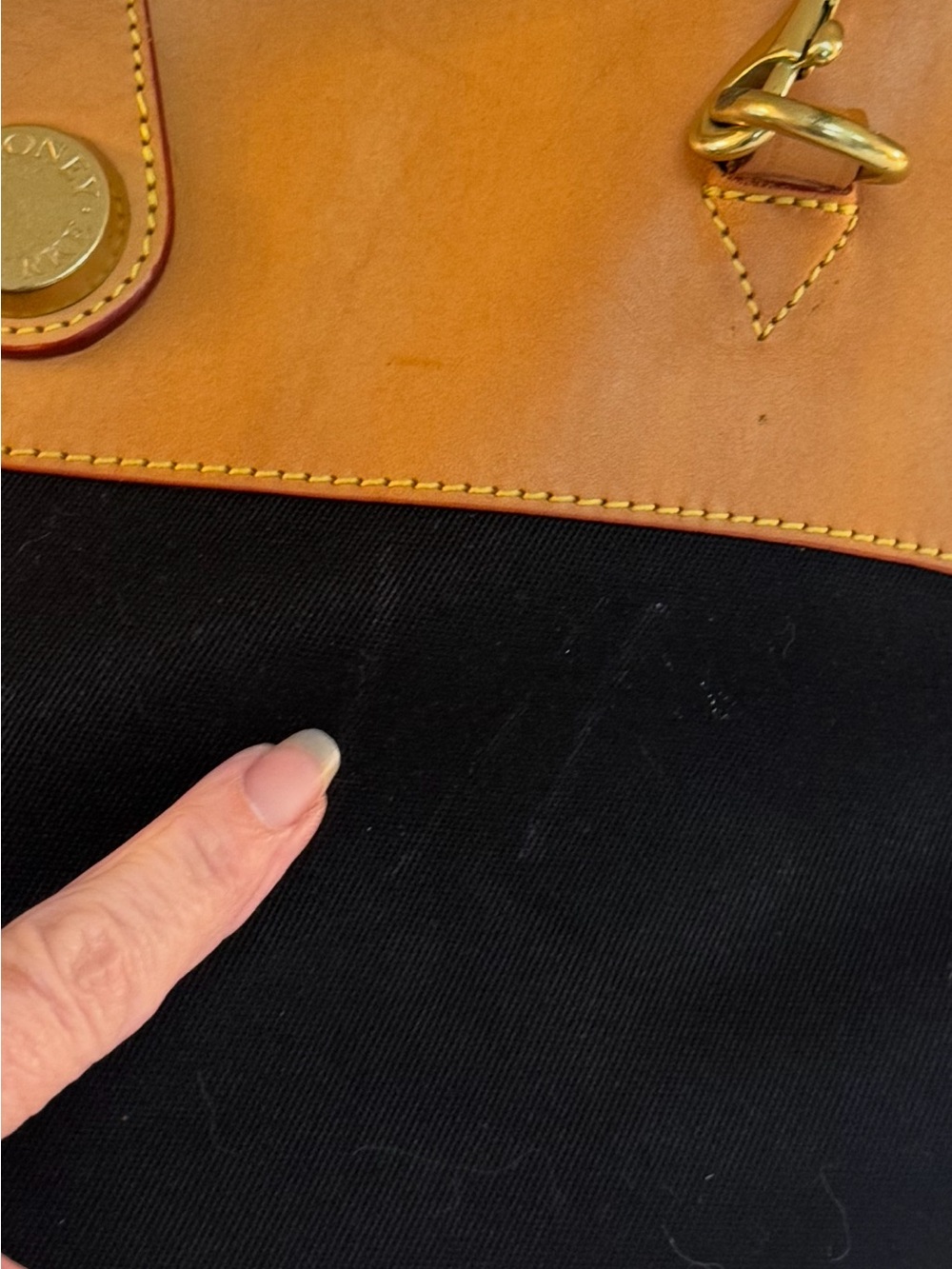 🖤💛 VINTAGE DOONEY AND BOURKE CABRIOLET WEEKENDER! - Picture 8 of 16